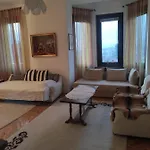 Issy Apartment